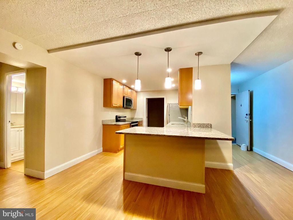 400 GLENDALE RD, Havertown, PA 19083