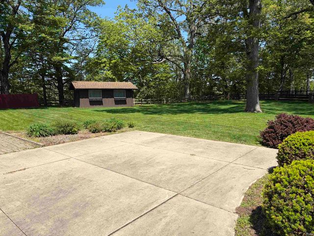1828 N Royal Oaks Drive, Monticello, IN 47960
