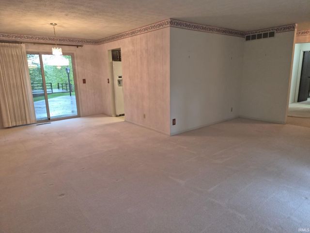 1828 N Royal Oaks Drive, Monticello, IN 47960