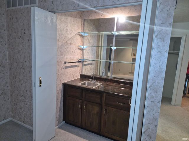 1828 N Royal Oaks Drive, Monticello, IN 47960