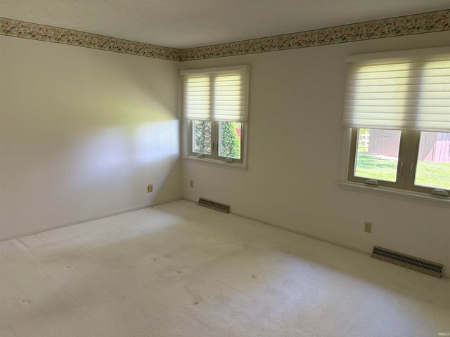 1828 N Royal Oaks Drive, Monticello, IN 47960