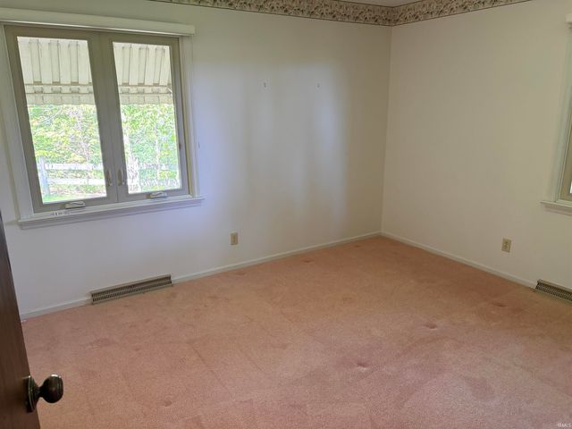 1828 N Royal Oaks Drive, Monticello, IN 47960