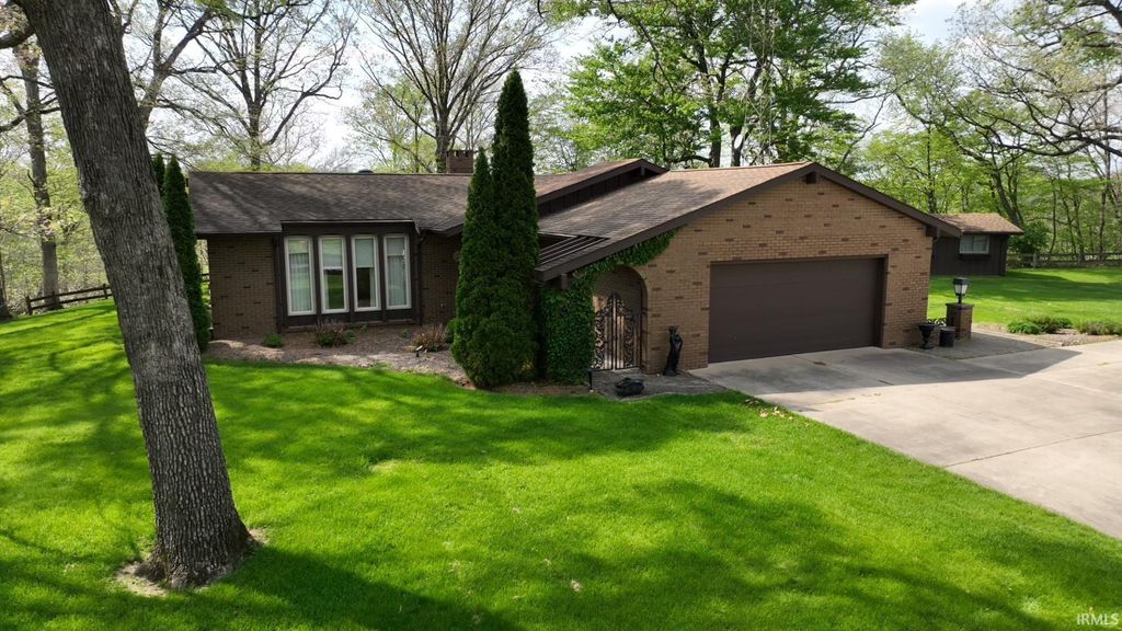 1828 N Royal Oaks Drive, Monticello, IN 47960