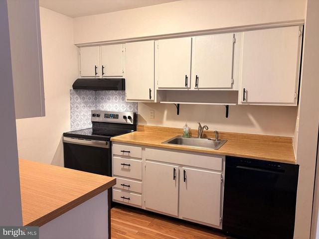 547 COLONIAL DR, East Greenville, PA 18041