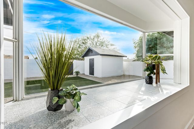 2163 W VILLAGE Drive, Phoenix, AZ 85023