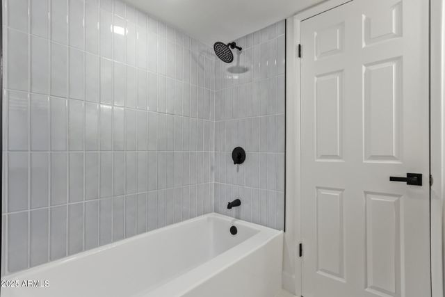 2163 W VILLAGE Drive, Phoenix, AZ 85023