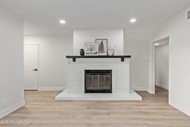 2163 W VILLAGE Drive, Phoenix, AZ 85023