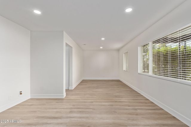 2163 W VILLAGE Drive, Phoenix, AZ 85023