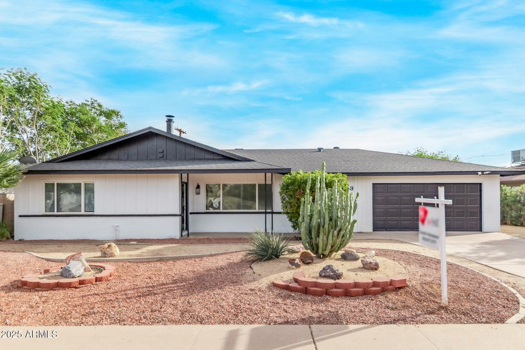 2163 W VILLAGE Drive, Phoenix, AZ 85023
