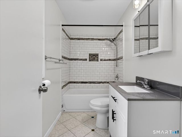 91 Jewett Street 1st Floor, Ansonia, CT 06401