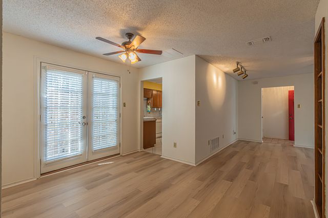 1724 Red Bud Lane, Euless, TX 76039