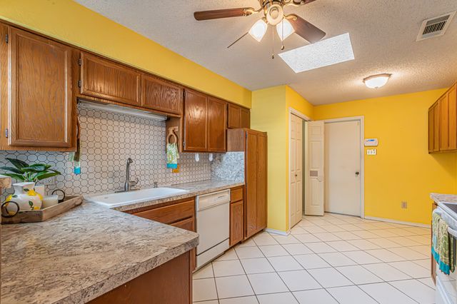 1724 Red Bud Lane, Euless, TX 76039