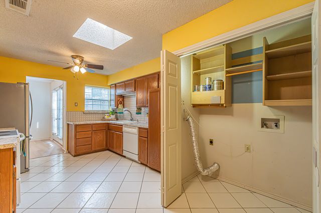 1724 Red Bud Lane, Euless, TX 76039