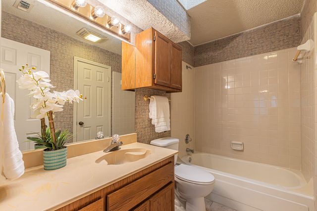 1724 Red Bud Lane, Euless, TX 76039