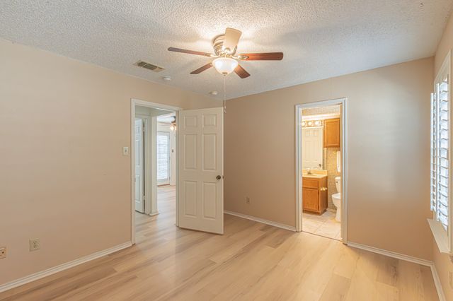 1724 Red Bud Lane, Euless, TX 76039