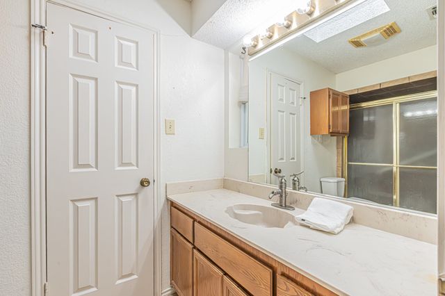 1724 Red Bud Lane, Euless, TX 76039