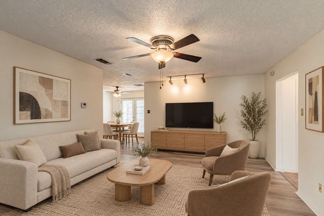 1724 Red Bud Lane, Euless, TX 76039