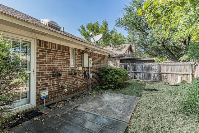 1724 Red Bud Lane, Euless, TX 76039