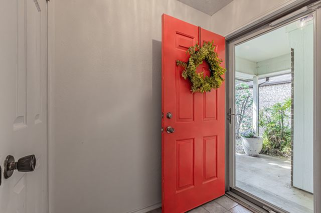 1724 Red Bud Lane, Euless, TX 76039