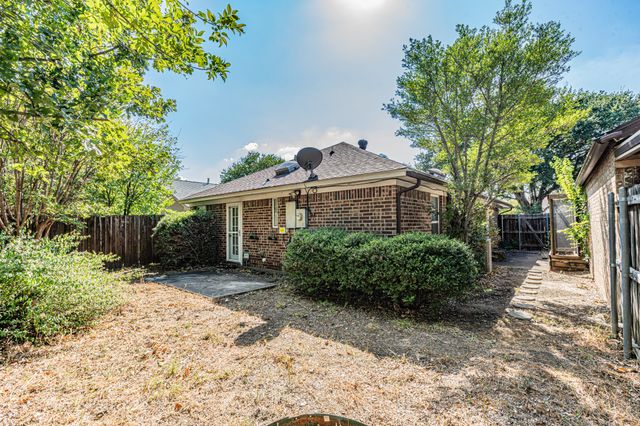 1724 Red Bud Lane, Euless, TX 76039