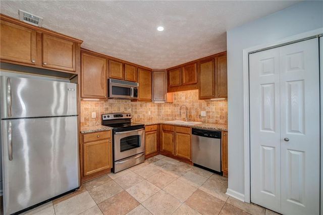 280 Winding River Road B, Atlanta, GA 30350