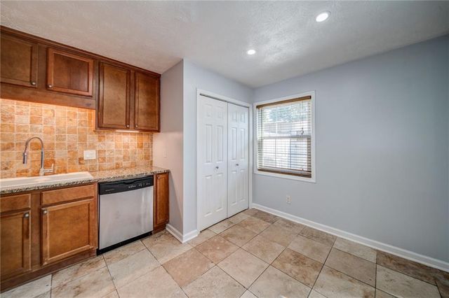 280 Winding River Road B, Atlanta, GA 30350