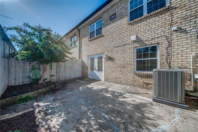 280 Winding River Road B, Atlanta, GA 30350