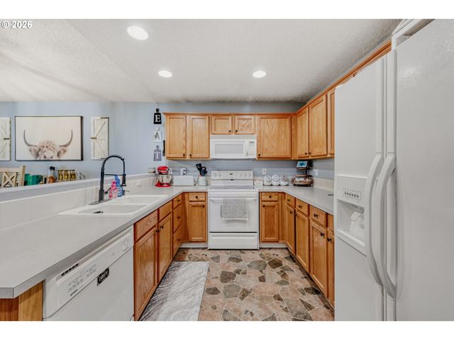 20520 Ne SHORE VIEW Dr, Fairview, OR 97024