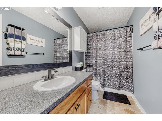 20520 Ne SHORE VIEW Dr, Fairview, OR 97024