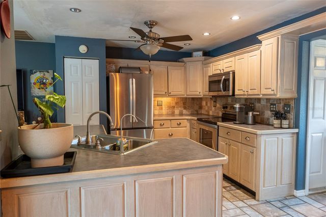 720 TAHITI DRIVE, Kissimmee, FL 34758