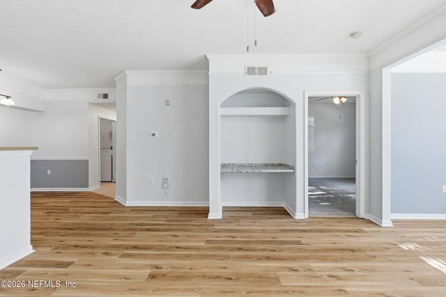 8550 TOUCHTON Road 111, Jacksonville, FL 32216