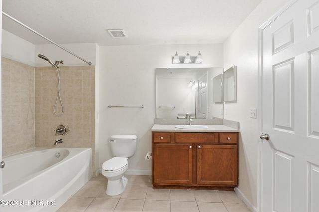 8550 TOUCHTON Road 111, Jacksonville, FL 32216