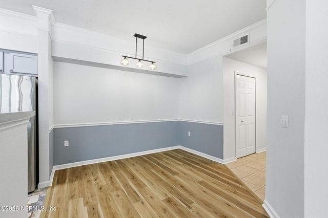 8550 TOUCHTON Road 111, Jacksonville, FL 32216