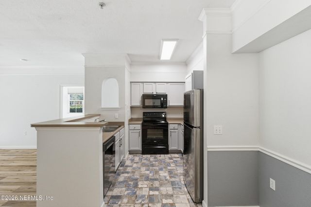 8550 TOUCHTON Road 111, Jacksonville, FL 32216