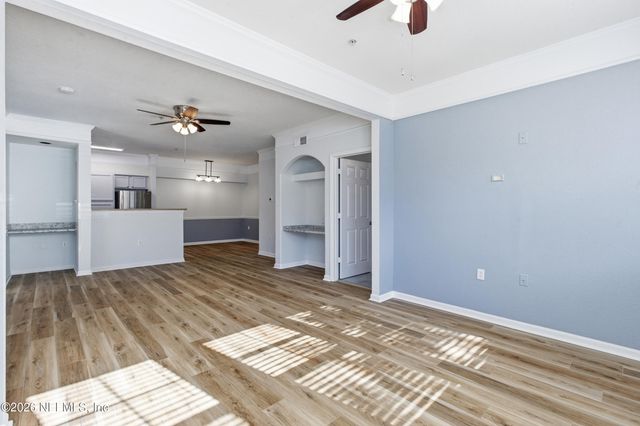 8550 TOUCHTON Road 111, Jacksonville, FL 32216