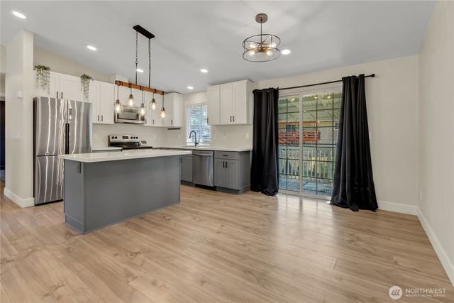 902 194th Street E, Spanaway, WA 98387