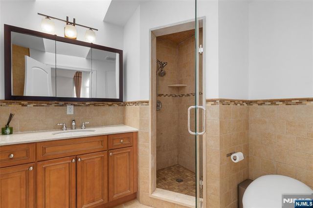 231B E Harriet Avenue 231B, Palisades Park, NJ 07650