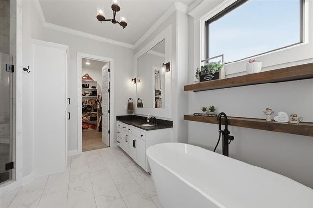 1405 NW Aspen Circle, Grain Valley, MO 64029