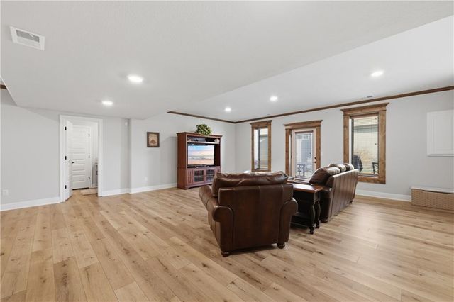 1405 NW Aspen Circle, Grain Valley, MO 64029