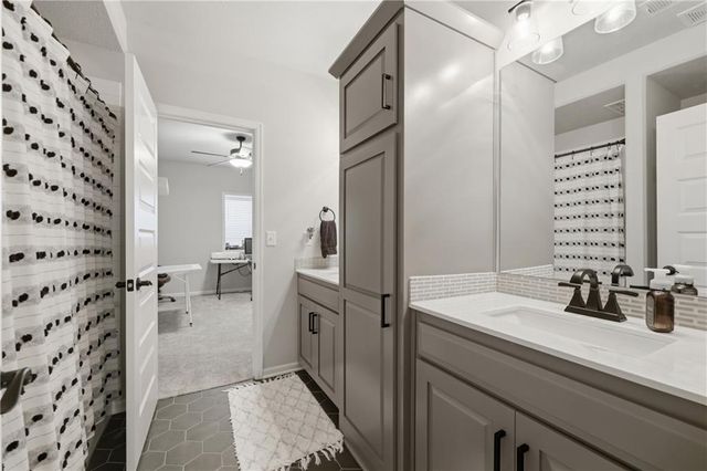 1405 NW Aspen Circle, Grain Valley, MO 64029