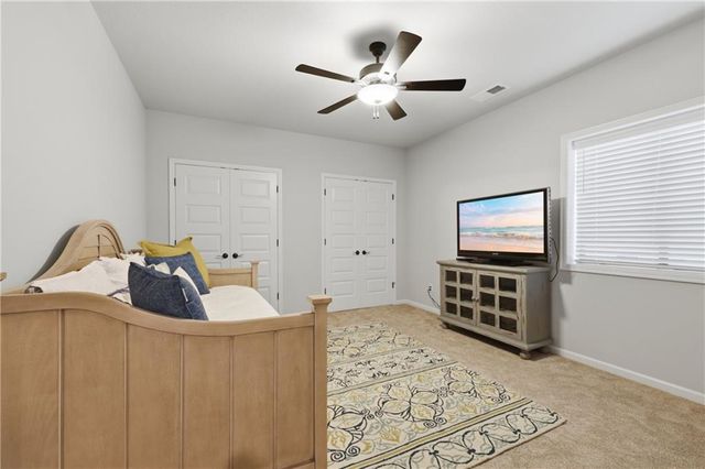 1405 NW Aspen Circle, Grain Valley, MO 64029