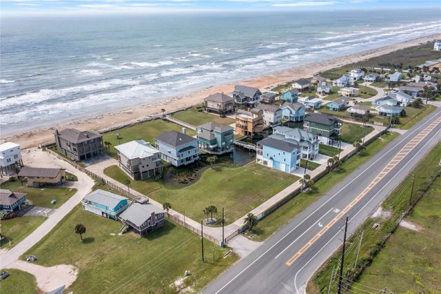 16 Blue Heron Circle, Jamaica Beach, TX 77554