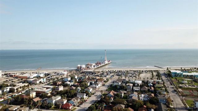 16 Blue Heron Circle, Jamaica Beach, TX 77554