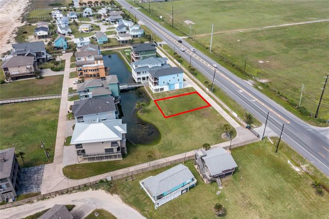 16 Blue Heron Circle, Jamaica Beach, TX 77554