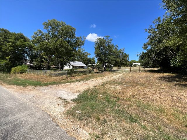 605 N Kirk Street, Hico, TX 76457
