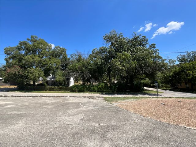 605 N Kirk Street, Hico, TX 76457