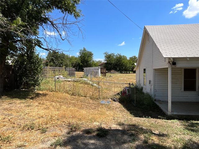 605 N Kirk Street, Hico, TX 76457