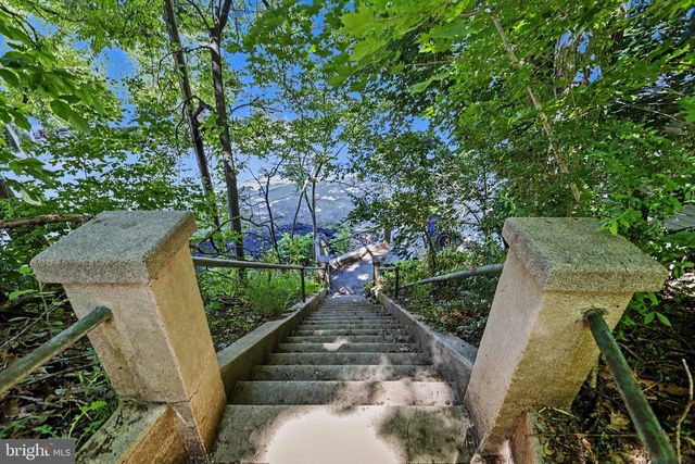 29 HAYWARD HTS, Glen Rock, PA 17327