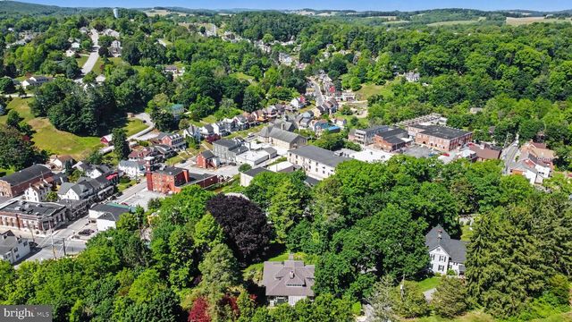 29 HAYWARD HTS, Glen Rock, PA 17327