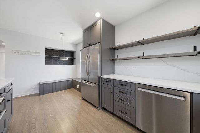 940 N Oak Park Avenue, Oak Park, IL 60302